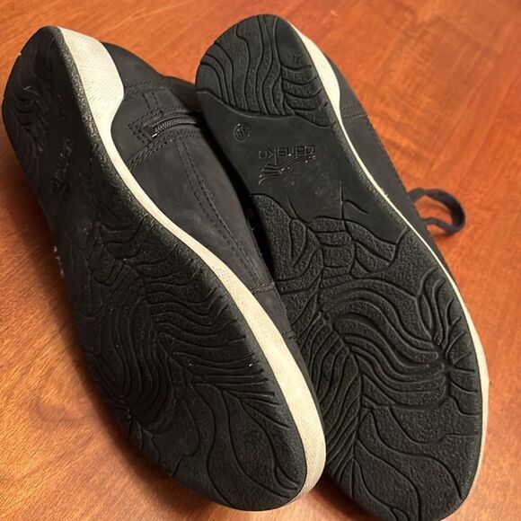 Dansko Onyx High Top Sneakers - Size 39 - Picture 7 of 9